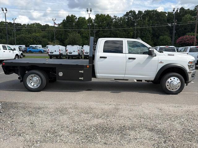 2026 RAM 5500 Chassis RAM 5500 TRADESMAN CHASSIS CREW CAB 4X4 84 CA