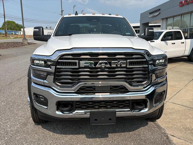 2026 RAM 5500 Chassis RAM 5500 TRADESMAN CHASSIS CREW CAB 4X4 84 CA