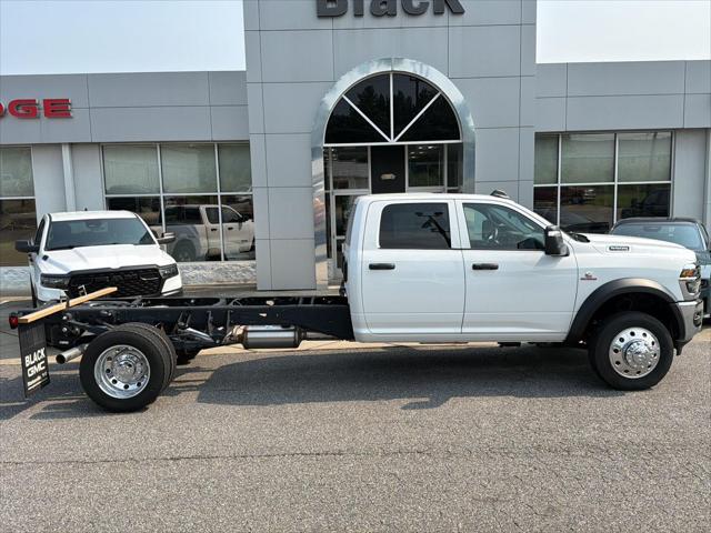 2026 RAM 5500 Chassis RAM 5500 TRADESMAN CHASSIS CREW CAB 4X4 84 CA