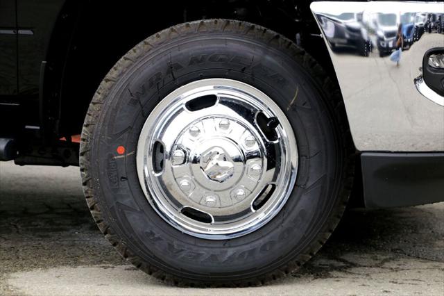 2026 RAM Ram 3500 RAM 3500 TRADESMAN CREW CAB 4X4 8 BOX