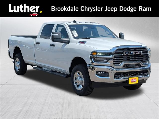 2026 RAM Ram 3500 RAM 3500 TRADESMAN CREW CAB 4X4 8 BOX