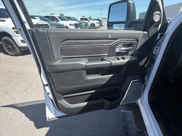 2026 Ram 3500 Laramie Mega Cab 4x4 6'4" Box