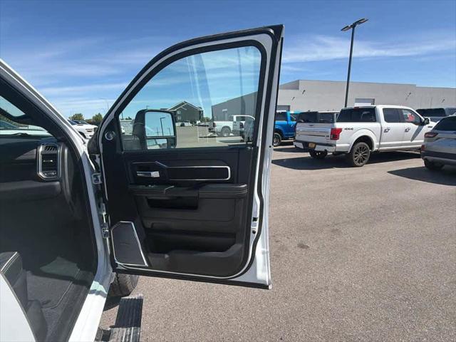 2026 Ram 3500 Laramie Mega Cab 4x4 6'4" Box