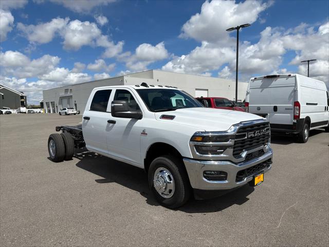 2026 RAM Ram 3500 Chassis Cab RAM 3500 TRADESMAN CREW CAB CHASSIS 4X4 60 CA
