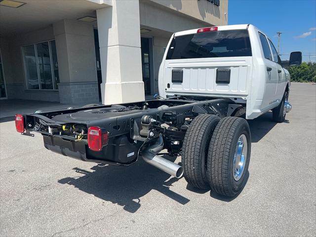 2026 RAM Ram 3500 Chassis Cab RAM 3500 TRADESMAN CREW CAB CHASSIS 4X4 60 CA