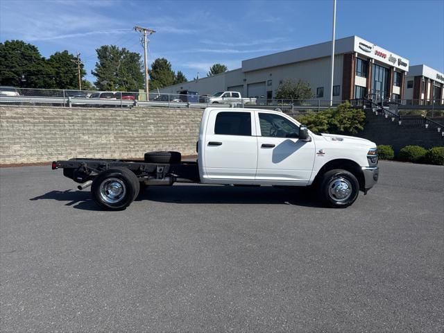 2026 RAM Ram 3500 Chassis Cab RAM 3500 TRADESMAN CREW CAB CHASSIS 4X4 60 CA