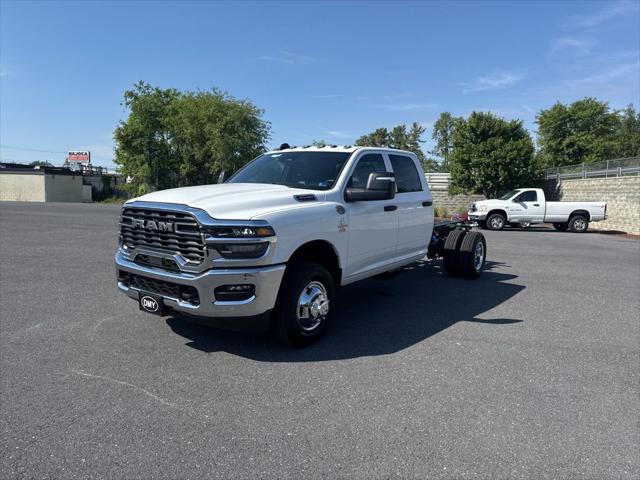 2026 RAM Ram 3500 Chassis Cab RAM 3500 TRADESMAN CREW CAB CHASSIS 4X4 60 CA