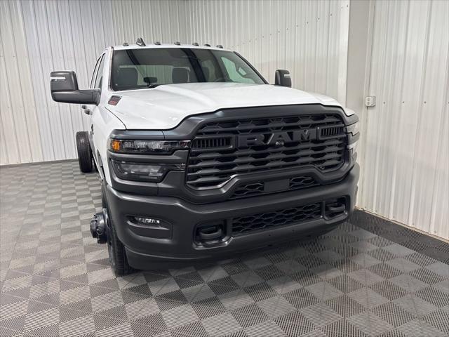 2026 RAM Ram 3500 Chassis Cab RAM 3500 TRADESMAN CREW CAB CHASSIS 4X4 60 CA