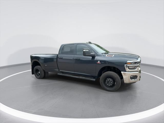 2026 RAM Ram 3500 RAM 3500 TRADESMAN CREW CAB 4X4 8 BOX