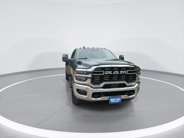 2026 RAM Ram 3500 RAM 3500 TRADESMAN CREW CAB 4X4 8 BOX