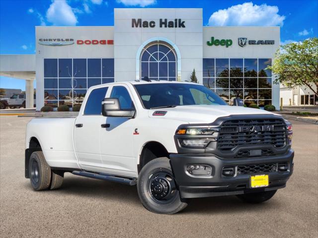 2026 RAM Ram 3500 RAM 3500 TRADESMAN CREW CAB 4X4 8 BOX