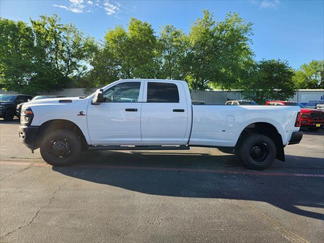 2026 RAM Ram 3500 RAM 3500 TRADESMAN CREW CAB 4X4 8 BOX