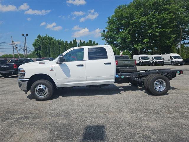 2026 RAM Ram 3500 Chassis Cab RAM 3500 TRADESMAN CREW CAB CHASSIS 4X4 60 CA
