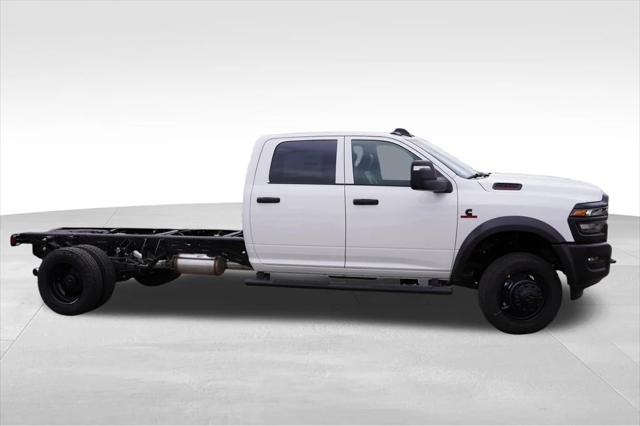 2026 RAM 5500 Chassis RAM 5500 TRADESMAN CHASSIS CREW CAB 4X4 84 CA