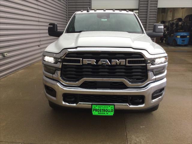 2026 RAM 3500 Chassis RAM 3500 TRADESMAN CREW CAB CHASSIS 4X4 60 CA