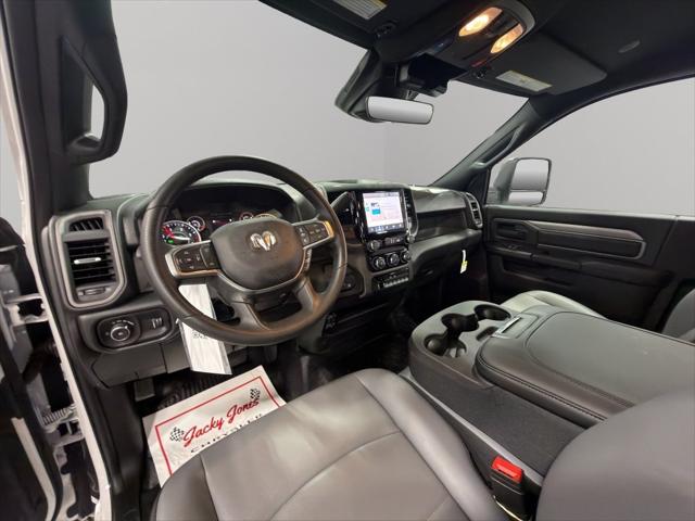 2026 RAM Ram 5500 Chassis Cab RAM 5500 TRADESMAN CHASSIS REGULAR CAB 4X4 84 CA