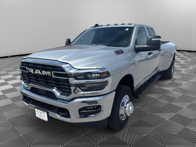 2026 RAM Ram 3500 RAM 3500 TRADESMAN CREW CAB 4X4 8 BOX