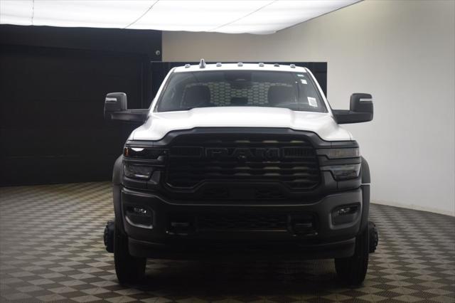 2026 RAM 5500 Chassis RAM 5500 TRADESMAN CHASSIS CREW CAB 4X4 84 CA