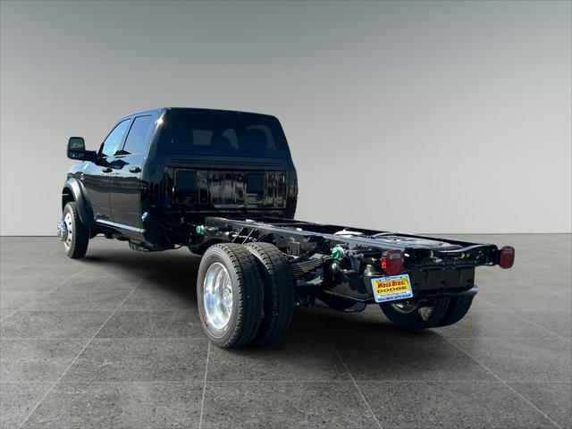 2026 RAM 5500 Chassis RAM 5500 TRADESMAN CHASSIS CREW CAB 4X4 84 CA