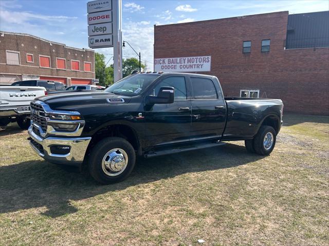 2026 RAM Ram 3500 RAM 3500 TRADESMAN CREW CAB 4X4 8 BOX