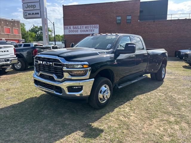 2026 RAM Ram 3500 RAM 3500 TRADESMAN CREW CAB 4X4 8 BOX