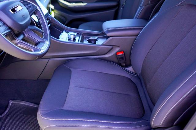 2026 Jeep Grand Cherokee L Altitude 4x2