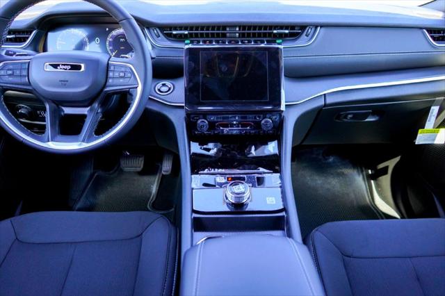 2026 Jeep Grand Cherokee L Altitude 4x2