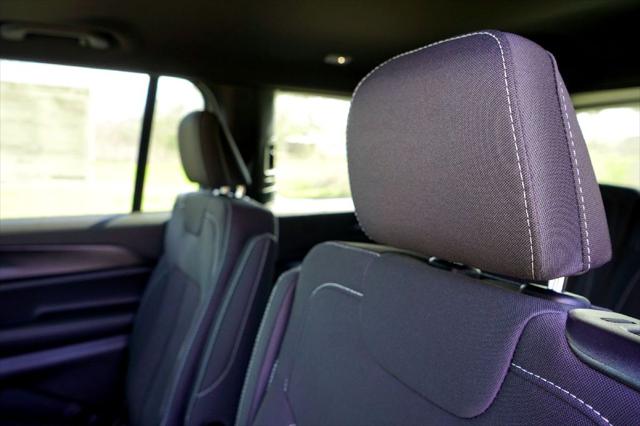 2026 Jeep Grand Cherokee L Altitude 4x2