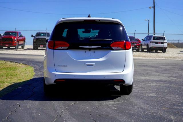 2026 Chrysler Voyager LX