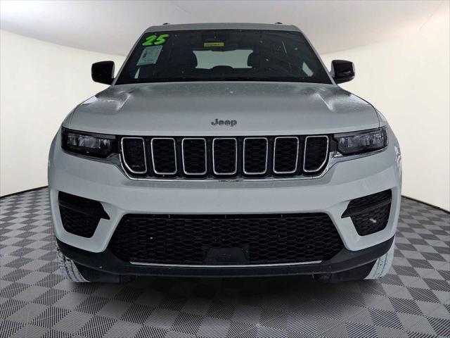 2025 Jeep Grand Cherokee Laredo 4x4