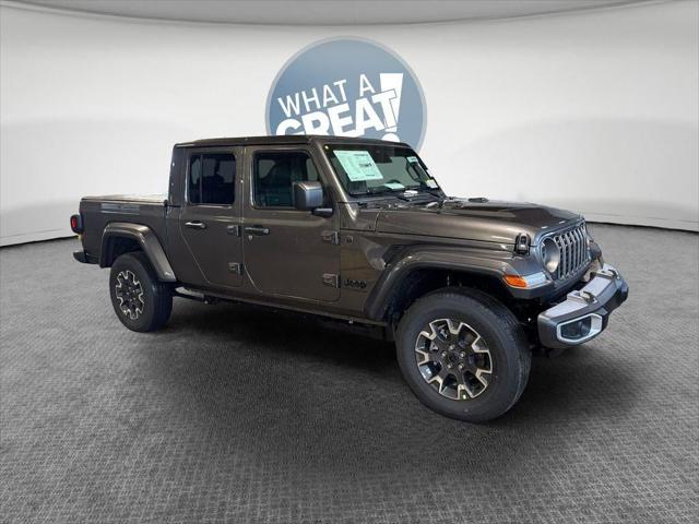 2026 Jeep Gladiator GLADIATOR SAHARA 4X4 2026 Jeep Gladiator GLADIATOR SAHARA 4X4