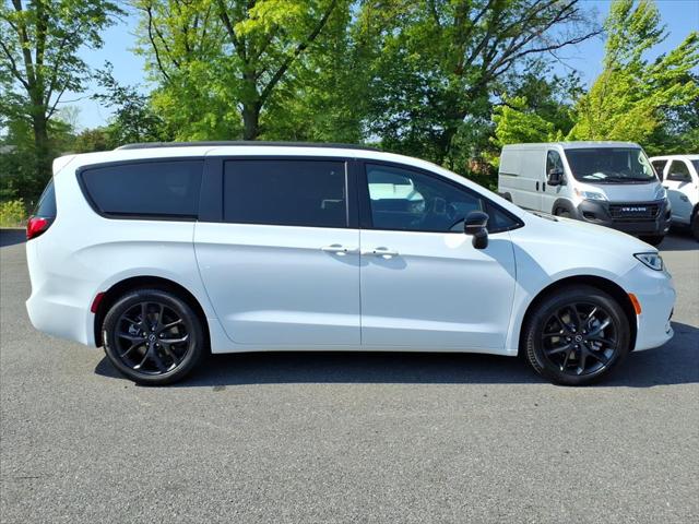 2026 Chrysler Pacifica Limited AWD