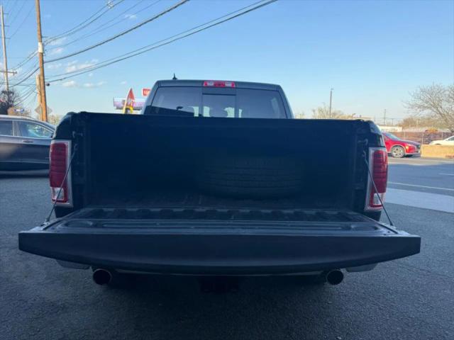 2018 Ram 1500 Laramie Crew Cab 4x4 5'7" Box