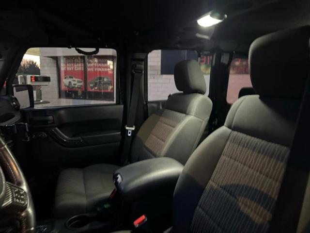2012 Jeep Wrangler Unlimited Sahara