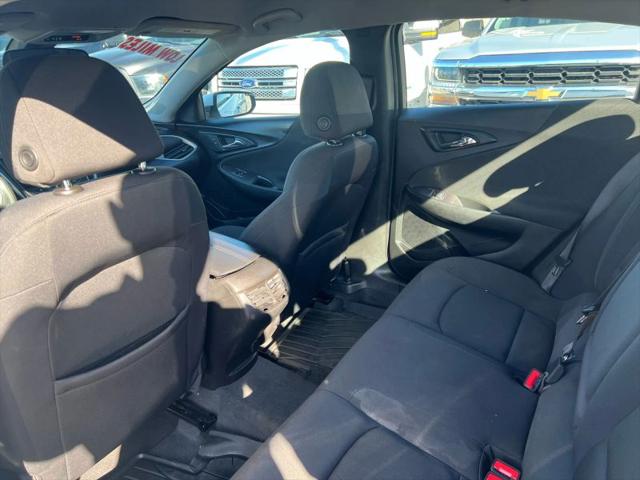 2022 Chevrolet Malibu FWD LT