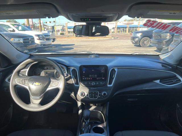 2022 Chevrolet Malibu FWD LT