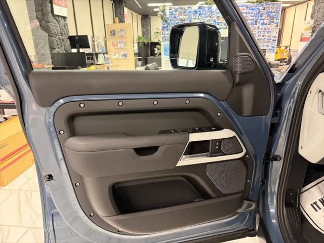 2020 Land Rover Defender 110 SE