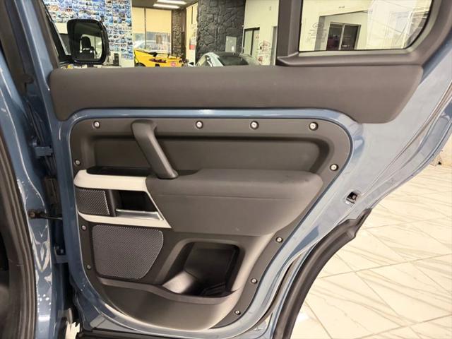 2020 Land Rover Defender 110 SE
