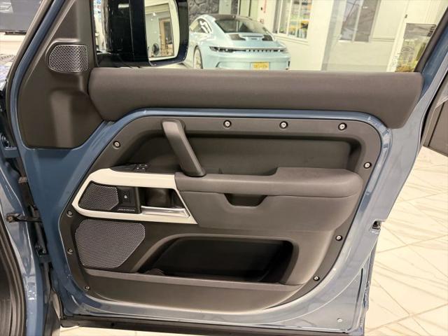 2020 Land Rover Defender 110 SE