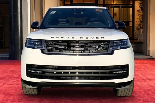 2026 Land Rover Range Rover P550e SE