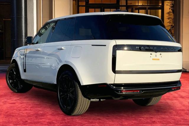 2026 Land Rover Range Rover P550e SE