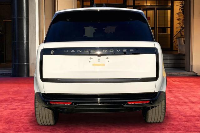 2026 Land Rover Range Rover P550e SE