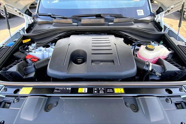 2026 Land Rover Range Rover P550e SE