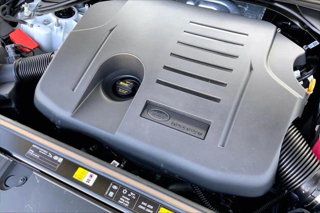 2026 Land Rover Range Rover P550e SE
