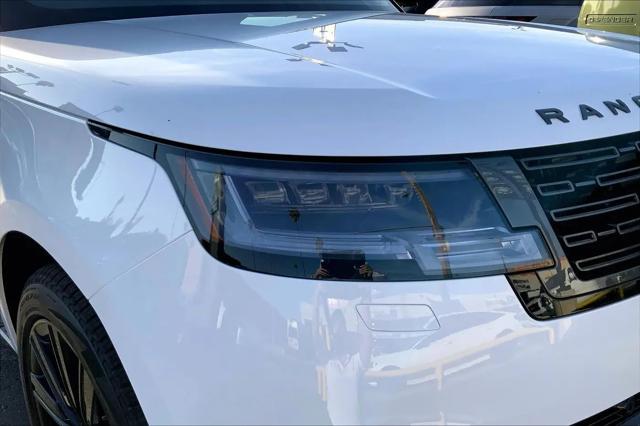 2026 Land Rover Range Rover P550e SE