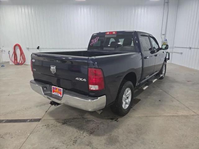 2017 Ram 1500 SLT Crew Cab 4x4 5'7" Box
