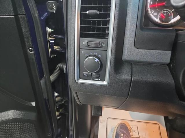 2017 Ram 1500 SLT Crew Cab 4x4 5'7" Box