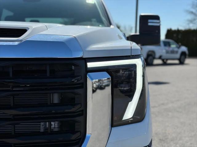 2026 GMC Sierra 3500HD Crew Cab, Long Bed, Pro Dual Rear Wheel, 4WD