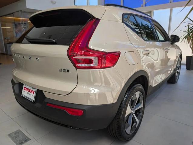 2026 Volvo XC40 Plus, B5 AWD Gas (mild hybrid), Dark