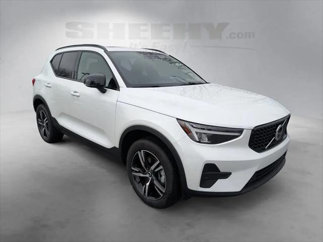 2026 Volvo XC40 Core, B5 AWD Gas (mild hybrid), Dark